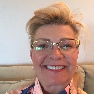 Meet your Posher, Joanie